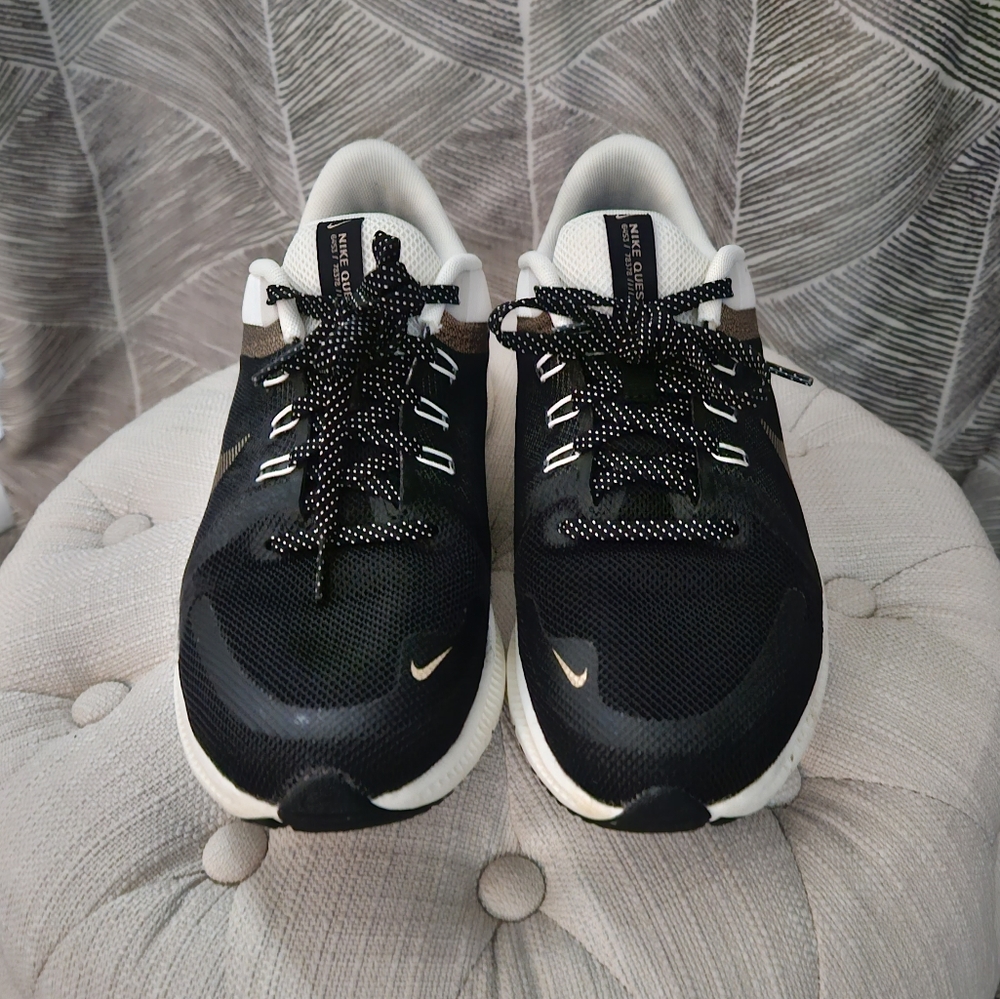 Nike Quest 4 running shoe